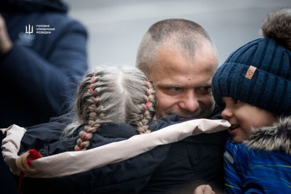 В Одессу после 14 месяцев йеменского плена вернули троих моряков