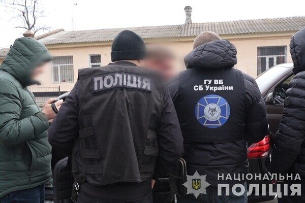 Поездом на запад Украины, а оттуда &ndash; за границу: в Одессе разоблачили переправщика уклонистов