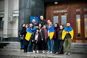 В Одессу после 14 месяцев йеменского плена вернули троих моряков