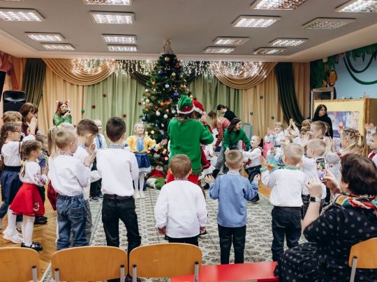FAVBET Foundation організували зимові свята для вихованців українських дитячих будинків
