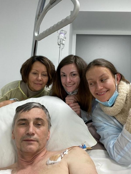 «Іноді наче струмом б’є по пальцях або п’ятках, яких немає»: ветерану ЗСУ встановили унікальні остеопротези