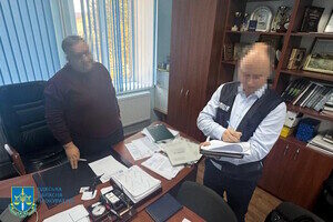 Вымогал у предпринимателя 12 тысяч долларов: в Одесской области главу поселкового совета разоблачили во взяточничестве