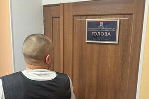 Вымогал у предпринимателя 12 тысяч долларов: в Одесской области главу поселкового совета разоблачили во взяточничестве