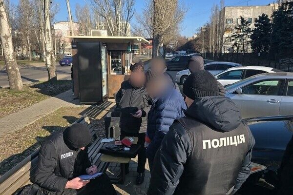 Обещал повлиять на судейское решение: адвокат из Одессы попался на взятке