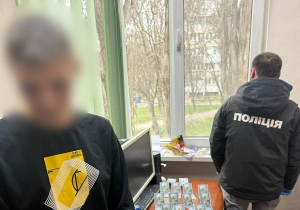 Торговал оформлением инвалидности: в Одессе разоблачили врача