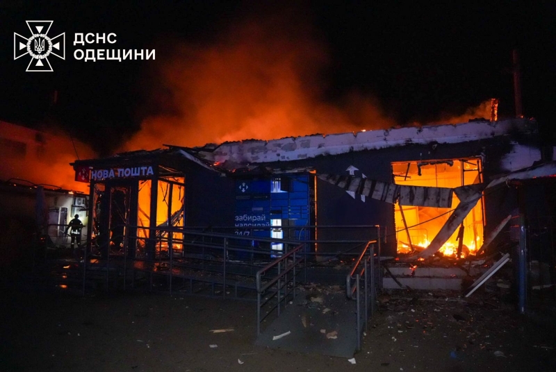 Частина Одеси залишилася без світла, тепла та води внаслідок масованої атаки дронів (відео)