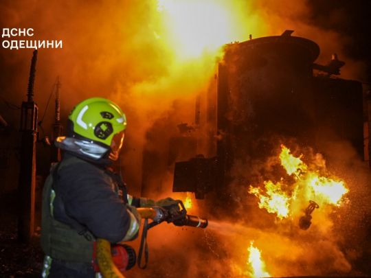 Частина Одеси залишилася без світла, тепла та води внаслідок масованої атаки дронів (відео)