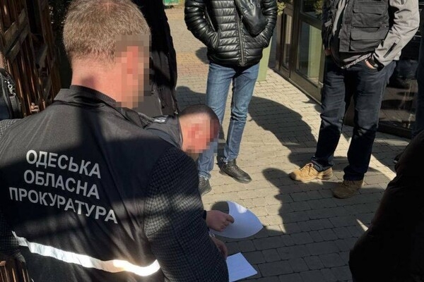 Требовал взятку за оформление земли: в Одессе разоблачили чиновника Госгеокадастра