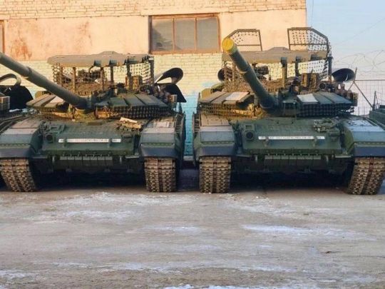 На передову окупанти направили танки, які оснастили новим захистом: чому він не допоможе