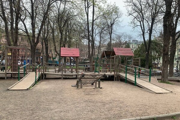В Одессе демонтируют детскую площадку: какую и почему