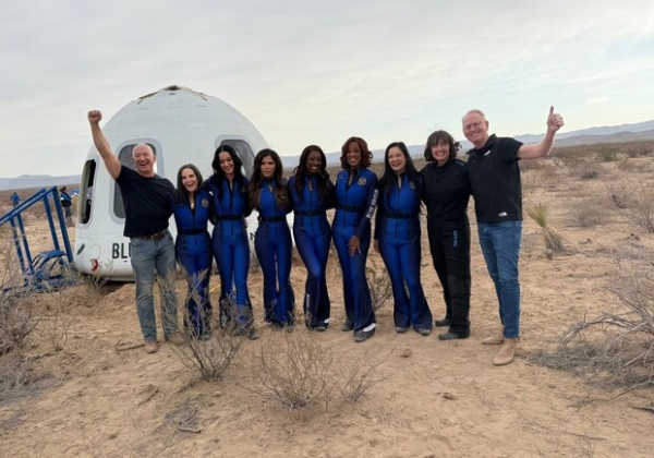 Кэти Перри побывала в космосе в первом полностью женском экипаже Blue Origin