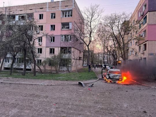 &laquo;Палала автівка, а&nbsp;в&nbsp;ній&nbsp;&mdash; тіло жінки&raquo;: парамедик про пережите на&nbsp;місці ракетного удару в&nbsp;Кривому Розі