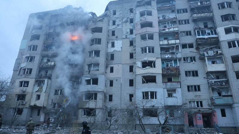 Росіяни масовано ударили по Україні ракетами різних типів: у Києві пожежі після обстрілу балістикою (фото, відео)