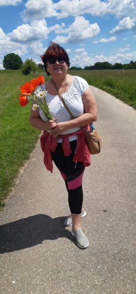 «В Україні до війни я робила ритуальні пам’ятники. У Німеччині доглядаю 90-річних стареньких»: чим займаються українські біженки за кодоном