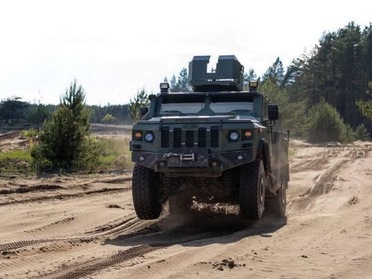 Міноборони випробувало та допустило до експлуатації новий броньовик «Варта-2»