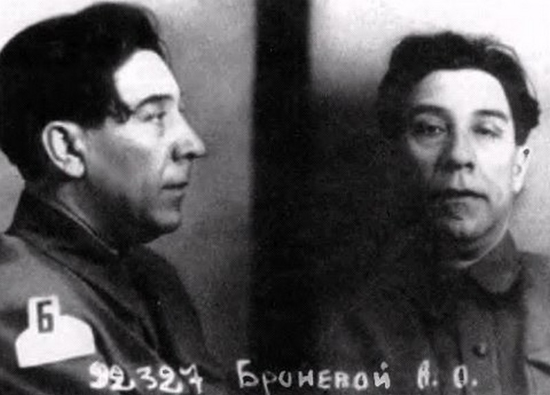 «Пацани, не бійтеся!»: вкравши у німців ідею плівкового фотоапарата Leica, чекісти посадили на виробництво контрафакту малолітніх злочинців з усієї України