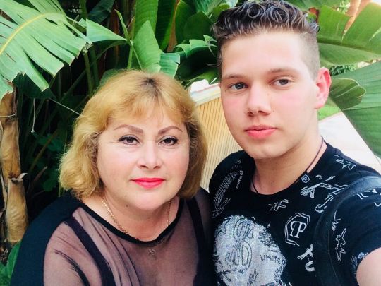 «Російський снайпер влучив моєму онуку в лоб і в око»: розпочався суд на росгвардійцями, які розстрілювали в Гостомелі автівки з цивільними