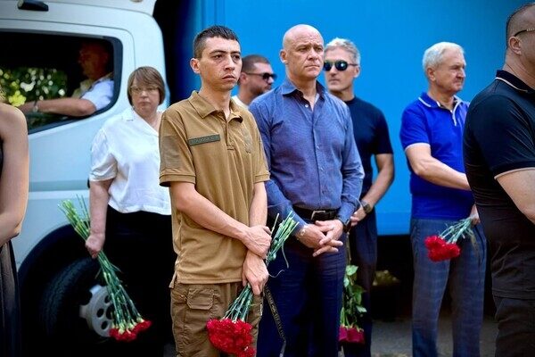 В Одессе провели в последний путь военного и директора авиаклуба Константина Оборина
