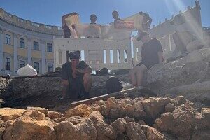 Раскопки в центре Одессы: у фуникулера обнаружили артефакты XIV века Раскопки в центре Одессы: у фуникулера обнаружили артефакты XIV века