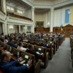 Захистили адвокатів скандальних фігурантів: в Раді проголосували за покарання журналістів