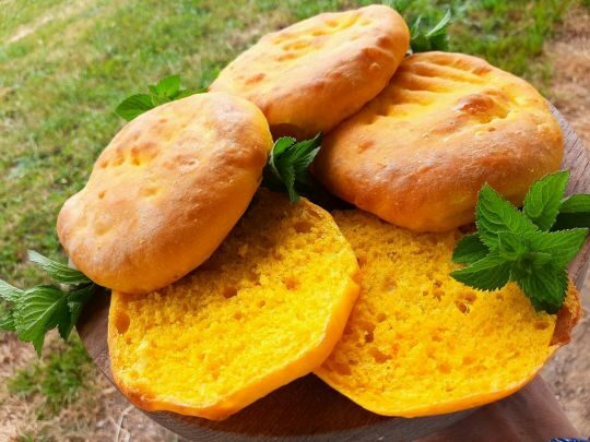 Чудові гарбузові булочки: без яєць і молочних продуктів