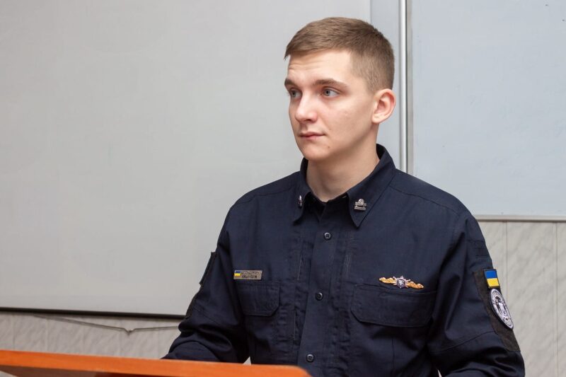 Стікаючи кров&rsquo;ю, попередив про ворожу засідку: історія 23-річного Героя України, який віддав життя, рятуючи побратимів