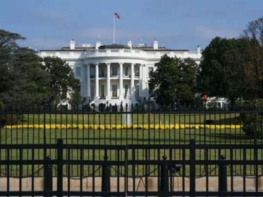 Трамп скасовує укази Байдена та&nbsp;пригрозив йому кримінальною відповідальністю