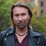 Безкоштовно співають тільки пташки в небі: куди зник Олег Винник, і чому не приїжджає з концертами в Україну (відео)