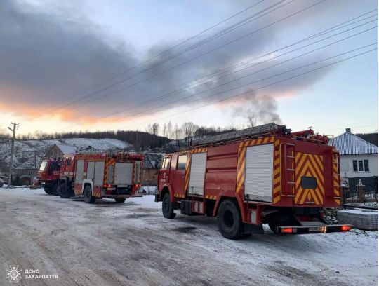 Полум&rsquo;я було видно за&nbsp;кілометри: на&nbsp;Закарпатті палала газова труба (фото, відео)