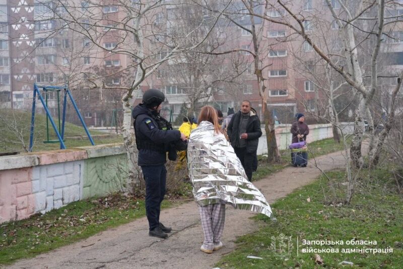 Ворог вдарив по&nbsp;житлових будинках у&nbsp;Запоріжжі: постраждала 21 людина, у&nbsp;тому числі дитина (фото, відео)