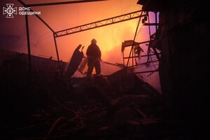Ночной обстрел Одессы: получили повреждения дома, травмировались люди