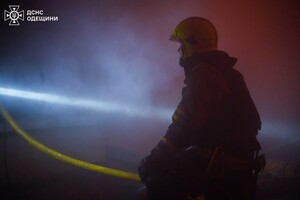 Ночной обстрел Одессы: получили повреждения дома, травмировались люди