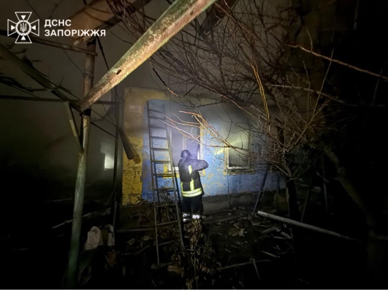 Російські удари не&nbsp;зупиняються: горять будинки та&nbsp;газопровід, є&nbsp;поранені та&nbsp;загиблі (фото, відео)