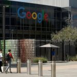 Сотрудники Google требуют разорвать контракты с ICE