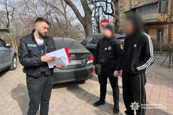 В центре Одессы горел Ford Mustang: кто и зачем поджег элитное авто В центре Одессы горел Ford Mustang: кто и зачем поджег элитное авто