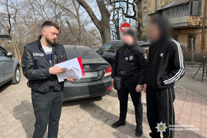 В центре Одессы горел Ford Mustang: кто и зачем поджег элитное авто В центре Одессы горел Ford Mustang: кто и зачем поджег элитное авто