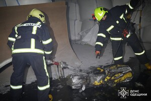 Ночной обстрел Одесской области: пострадали объекты в порту и судно