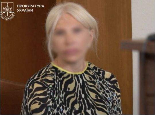Сім років за стільці та овочерізки: суд ухвалив вирок у резонансній справі київської чиновниці (фото)