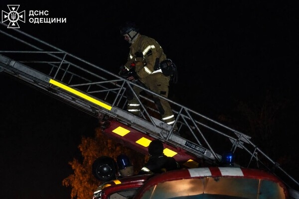 Ночью Одесчина оказалась под ракетно-дроновыми ударами: есть пострадавшие Ночью Одесчина оказалась под ракетно-дроновыми ударами: есть пострадавшие
