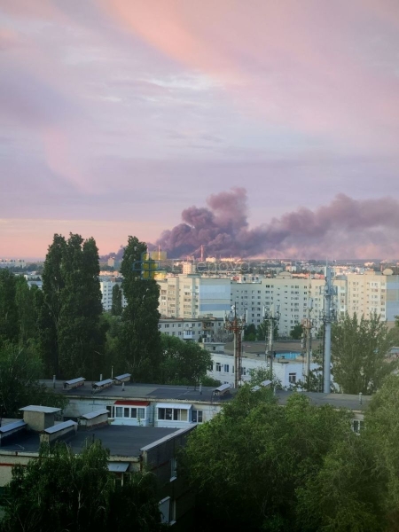 &laquo;Привіт&raquo; від ЗСУ: вночі в&nbsp;Ростовській області горіла нафтобаза, а&nbsp;в&nbsp;Саратові&nbsp;&mdash; один із&nbsp;найстаріших НПЗ росії (фото, відео)