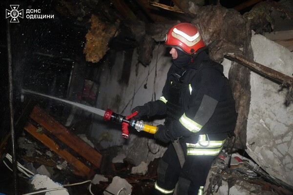 Ночной удар по Одесскому району: пострадал человек