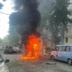 Багатоквартирні будинки пошкоджено у Запоріжжі після атаки росіян: є поранені (фото)