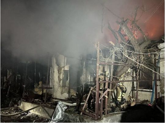Десятки зруйнованих будинків, тисячі без світла, є&nbsp;поранені: рф&nbsp;завдала масованих ударів по&nbsp;містах України (фото)