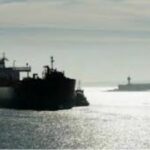 Франція взяла на абордаж російський нафтовий танкер (відео)